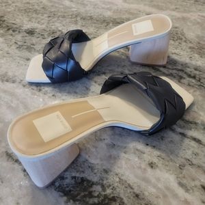 DOLCE VITA BLACK SANDELS SIZE 7